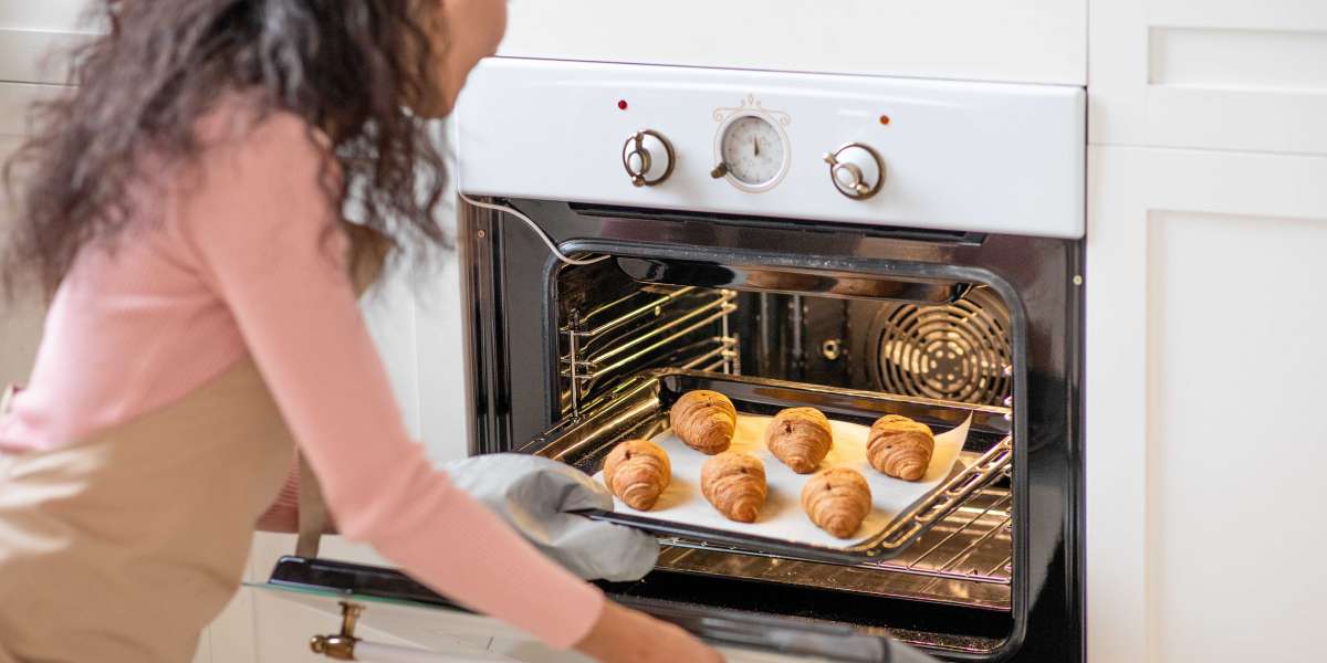 7 Practical Tips For Making The Most Out Of Your Fitted Oven