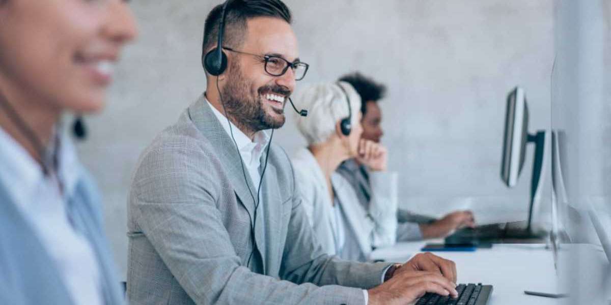 How a 24/7 Live Chat Service Helps Ecommerce Brands Boost Sales: Insights from Top 24/7 Live Chat Support Companies