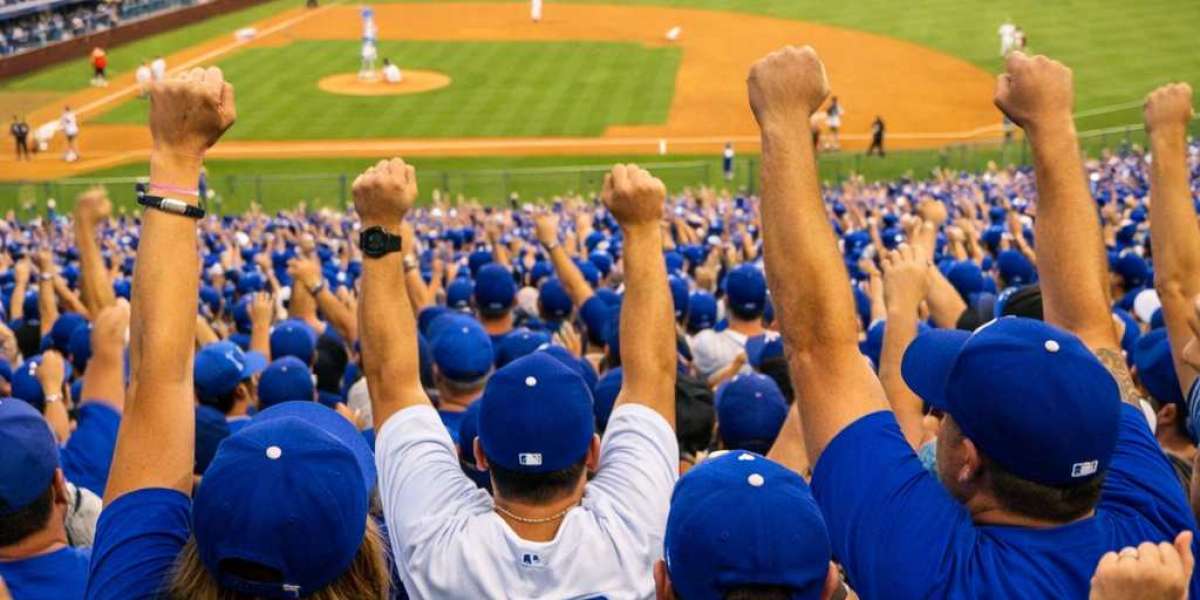 Dodgers notes: Alex Vesia, Max Muncy, Anthony Banda